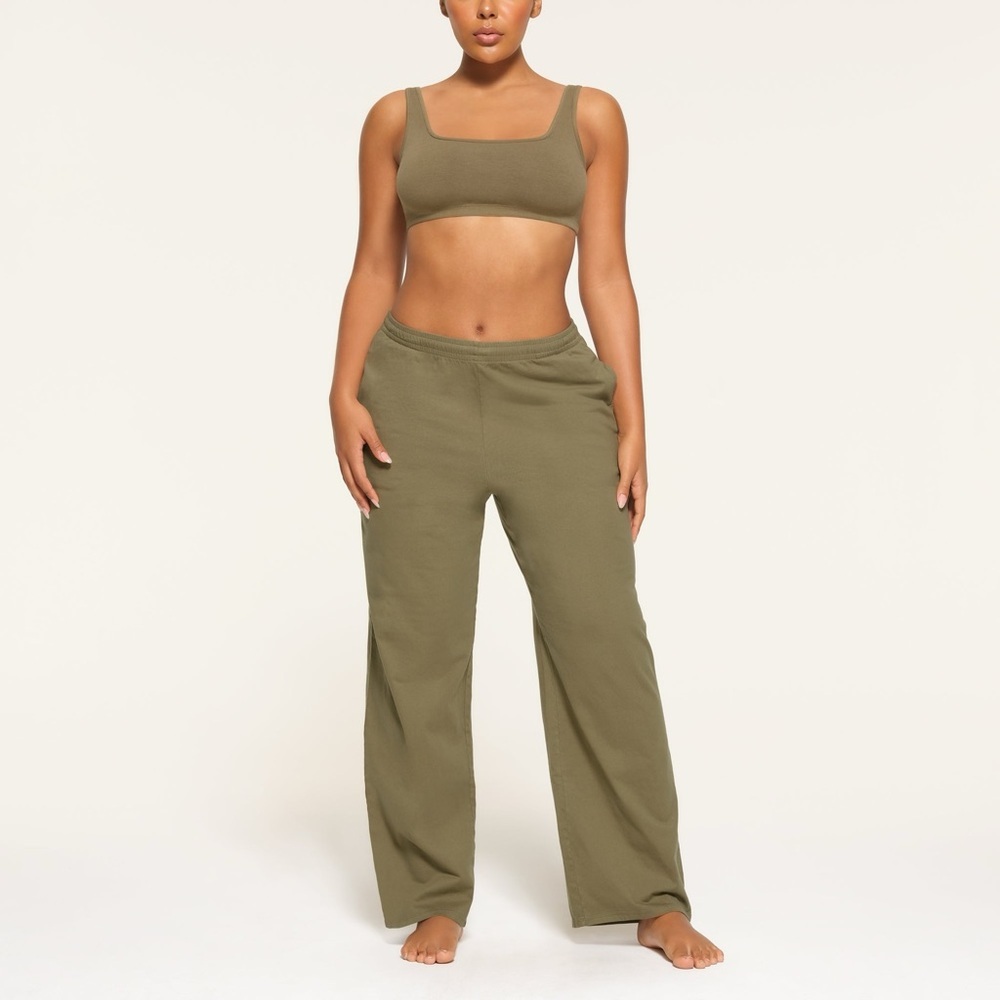 SKIMS Womens Outdoor Jersey LOUNGE FLEECE PANT | COLOR: ARMY | NEW/NWT!!🖤🖤